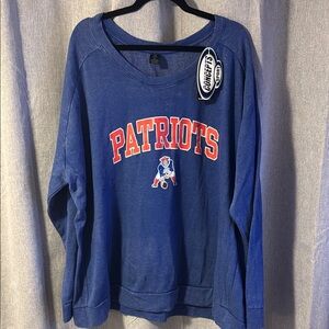 NWT women’s plus size 4x Blue New England Patriots crew neck